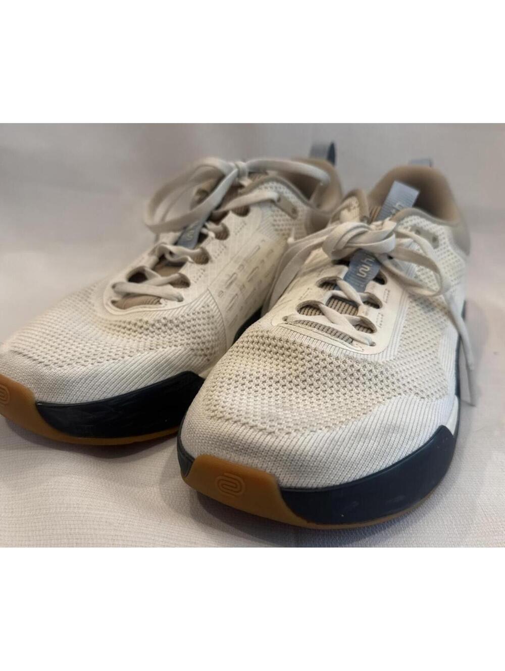 While on earth Move Trainer Wheat / Midnight Sneakers Size 9 M / 10.5 W